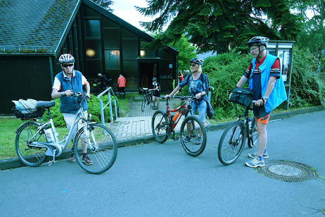 Fahrradpilgergruppe zu Gast in St. Elisabeth, Bad Emstal-Merxhausen